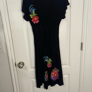 Desigual Vest Saty Asha
Embroidered Floral and Black A-Line Short Dress